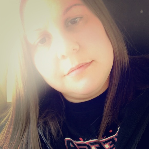 Meet your Posher, Steph - Picture 1 of 1